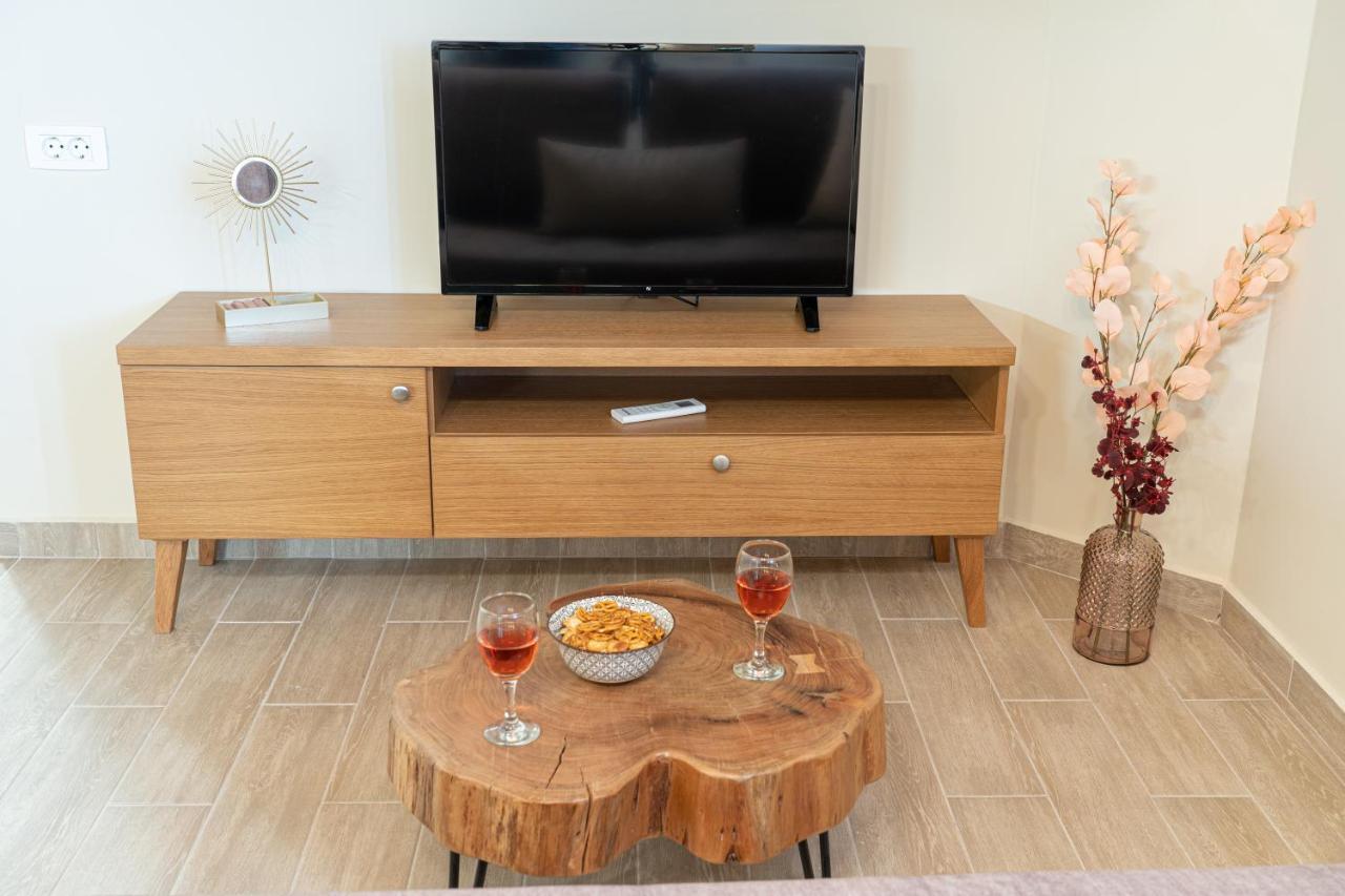 Peratáta Mimoza'S Apartment מראה חיצוני תמונה